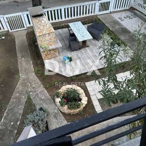ZADAR, SABUNIKE - Kuća sa 6 apartmana - Prilika za investiciju!