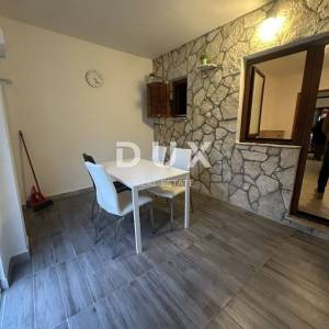 ZADAR, SABUNIKE - Kuća sa 6 apartmana - Prilika za investiciju!
