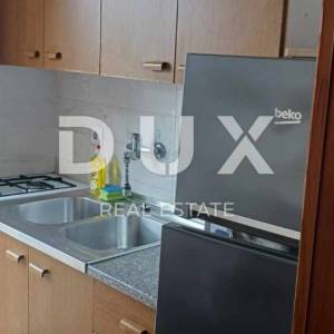 ZADAR, SABUNIKE - Kuća sa 6 apartmana - Prilika za investiciju!