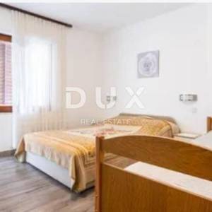 ZADAR, SABUNIKE - Kuća sa 6 apartmana - Prilika za investiciju!