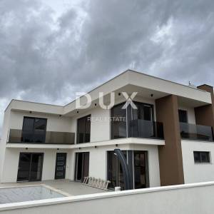 ZADAR, SABUNIKE - Luksuzna vila s bazenom i pogledom na more