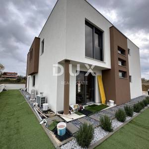 ZADAR, SABUNIKE - Luksuzna vila s bazenom i pogledom na more
