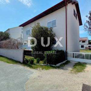 ZADAR, SABUNIKE - Prostrana apartmanska kuća s velikom okućnicom