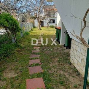 ZADAR, SABUNIKE - Prostrana apartmanska kuća s velikom okućnicom