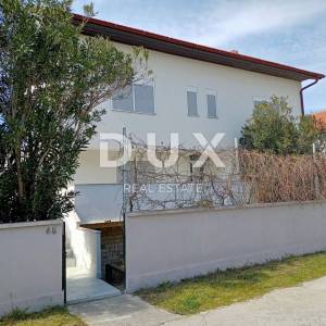 ZADAR, SABUNIKE - Prostrana apartmanska kuća s velikom okućnicom