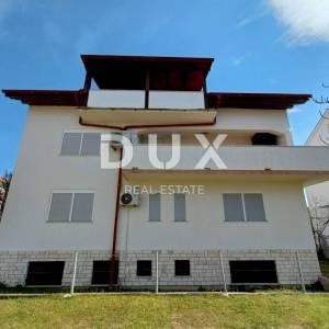 ZADAR, SABUNIKE - Prostrana apartmanska kuća s velikom okućnicom