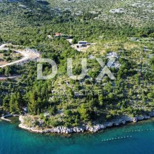 ZADAR, STARIGRAD  - Roh bau vila pokraj mora