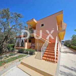 ZADAR, SUKOŠAN - Apartmanska kuća 150m od mora