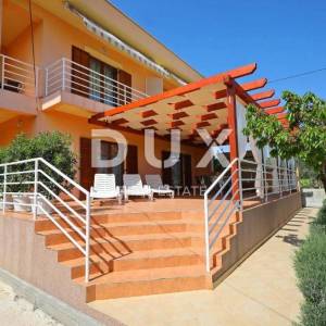 ZADAR, SUKOŠAN - Apartmanska kuća 150m od mora