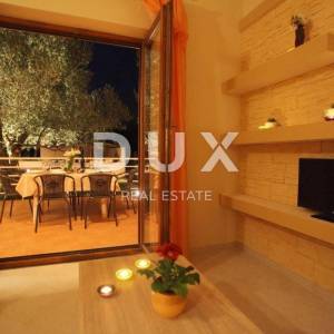 ZADAR, SUKOŠAN - Apartmanska kuća 150m od mora