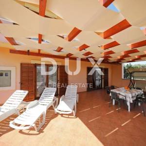 ZADAR, SUKOŠAN - Apartmanska kuća 150m od mora