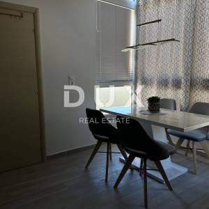 ZADAR, SUKOŠAN - Dvosobni stan sa krovnom terasom - Pogled na more!