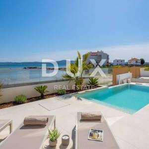 ZADAR, SUKOŠAN - Luksuzna vila prvi red do mora! B