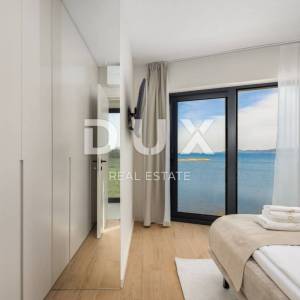 ZADAR, SUKOŠAN - Luksuzna vila prvi red do mora! B
