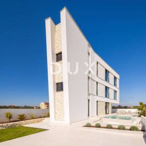 ZADAR, SUKOŠAN - Luksuzna vila prvi red do mora! B