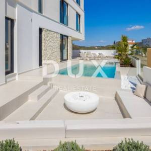 ZADAR, SUKOŠAN - Luksuzna vila prvi red do mora! B