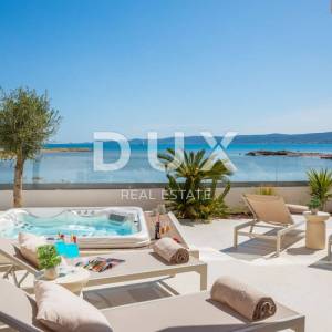 ZADAR, SUKOŠAN - Luksuzna vila prvi red do mora! B