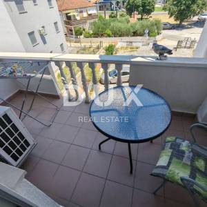 ZADAR, SUKOŠAN - Prostrani namješten stan s pogledom na more u blizini centra!
