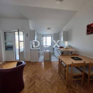 ZADAR, SUKOŠAN - TOP LOKACIJA! Stan 1. red do mora (P-11)