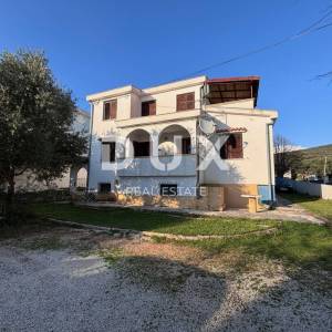 ZADAR, SV. PETAR - Apartmanska kuća s pogledom na more