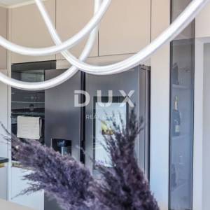ZADAR, SVETI FILIP I JAKOV - Kompletno namještena novogradnja s čak 220 m2 okućnice i pogledom na more!