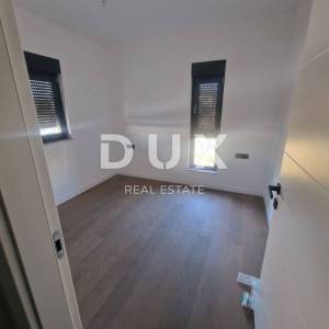 ZADAR, SV.FILIP I JAKOV - penthouse sa garažom i liftom