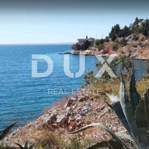 ZADAR, TRIBANJ - građevinsko zemljište prvi red do mora 4.525 m2 za stambenu zgradu - stanove / apartmane / obiteljsku kuću / v...