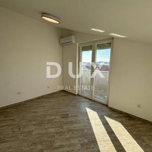 ZADAR, TURANJ - potkrovni stan sa okućnicom