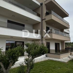 ZADAR, TURANJ - Stan s vrtom u blizini mora S1