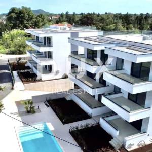 ZADAR, UGLJAN - Namješten stan 200m od mora, B2