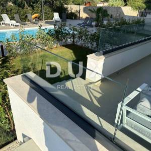 ZADAR, UGLJAN - Namješten stan 200m od mora, B2