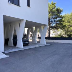 ZADAR, VIDIKOVAC - Luksuzni penthouse za dugoročni najam