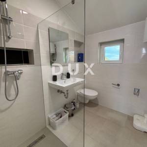 ZADAR, VINJERAC- Kamena kuća sa tri apartmana! Blizina mora!
