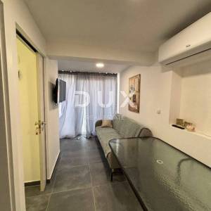 ZADAR, VINJERAC- Kamena kuća sa tri apartmana! Blizina mora!