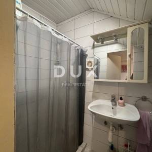 ZADAR, VINJERAC- Kamena kuća sa tri apartmana! Blizina mora!