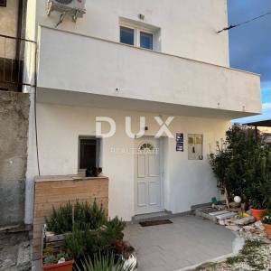ZADAR, VINJERAC- Kamena kuća sa tri apartmana! Blizina mora!