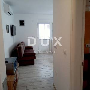 ZADAR, VIR - Dvije apartmanske vile u blizini mora