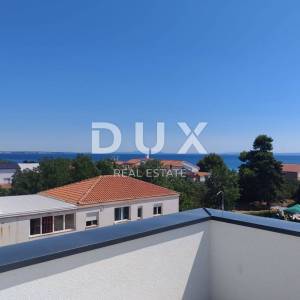 ZADAR, VIR - Komforan penthouse s pogledom na more 180 metara od plaže Jadro! AS3