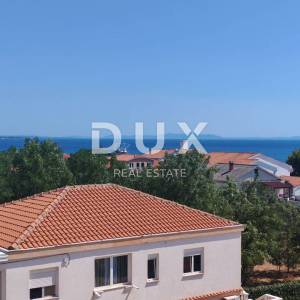 ZADAR, VIR - Komforan penthouse s pogledom na more 180 metara od plaže Jadro! AS3