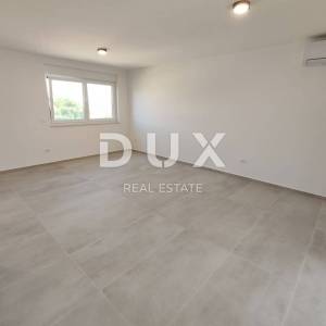 ZADAR, VIR - Komforan penthouse s pogledom na more 180 metara od plaže Jadro! AS3