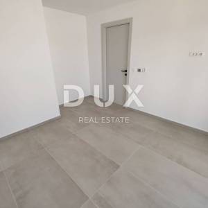 ZADAR, VIR - Komforan penthouse s pogledom na more 180 metara od plaže Jadro! AS3