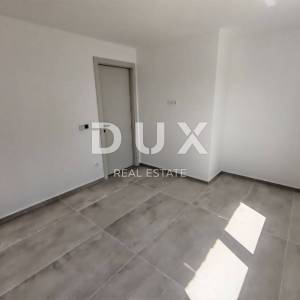 ZADAR, VIR - Komforan penthouse s pogledom na more 180 metara od plaže Jadro! AS3