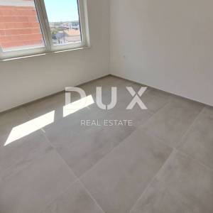 ZADAR, VIR - Komforan penthouse s pogledom na more 180 metara od plaže Jadro! AS3