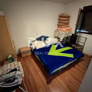 ZADAR, VIR - Kuća s čak 5 apartmana! 3 minute hoda udaljena od dviju plaža!