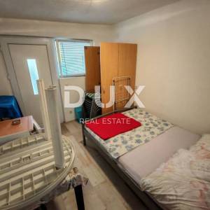 ZADAR, VIR - Kuća s čak 5 apartmana! 3 minute hoda udaljena od dviju plaža!