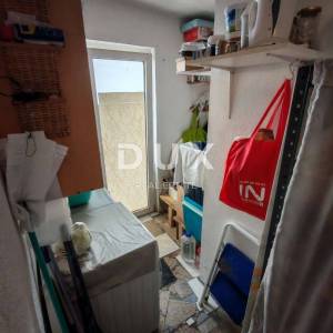 ZADAR, VIR - Kuća s čak 5 apartmana! 3 minute hoda udaljena od dviju plaža!