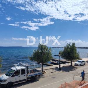 ZADAR, VIR - Luksuzan stan s vrhunskim pogledom prvi red do mora! AS3