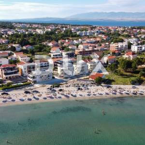 ZADAR, VIR - Luksuzan stan s krovnom terasom i prekrasnim pogledom na more ispred plaže Jadro! CS3