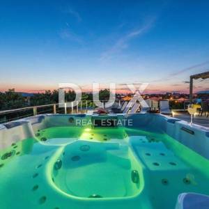 ZADAR, VIR - Luksuzna vila s nevjerojatnim pogledom na more 150 metara od plaže!