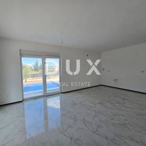 ZADAR, VIR - Moderna kuća s bazenom - Pogled na more!